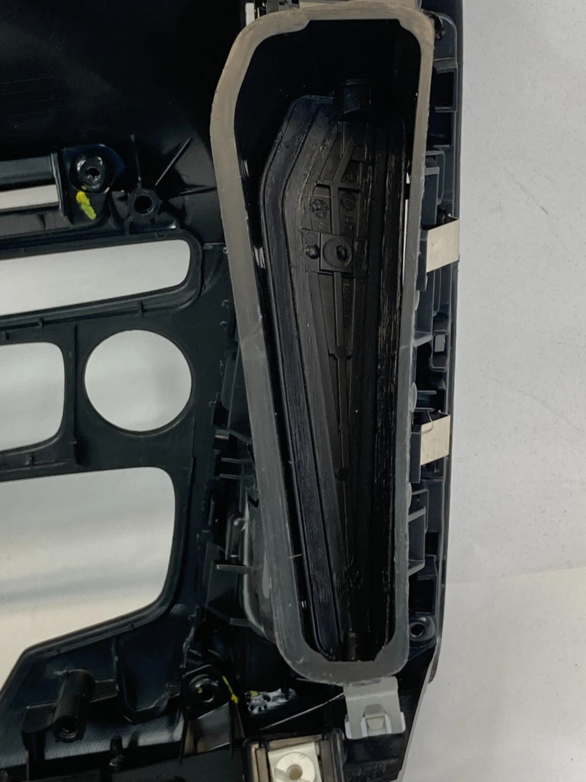 2015-2017 FORD FOCUS CENTER DASH RADIO CONTROL BEZEL TRIM PANEL F1EB-18835-PIA