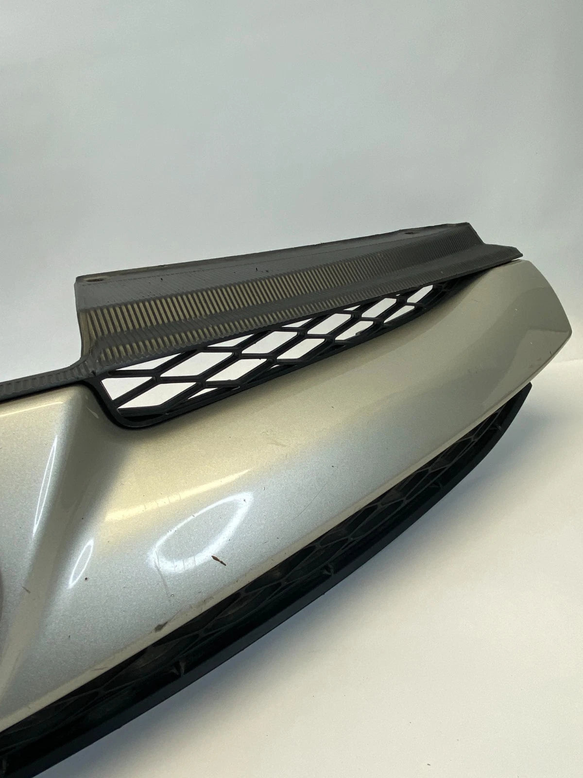 2006-2010 TOYOTA SIENNA FRONT BUMPER RADIATOR UPPER GRILL GRILLE 53101-AE050 OEM