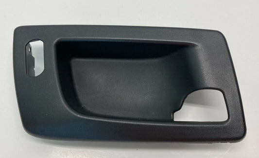 03-07 CADILLAC CTS FRONT PASSENGER SIDE INTERIOR DOOR HANDLE BEZEL 25752962 OEM