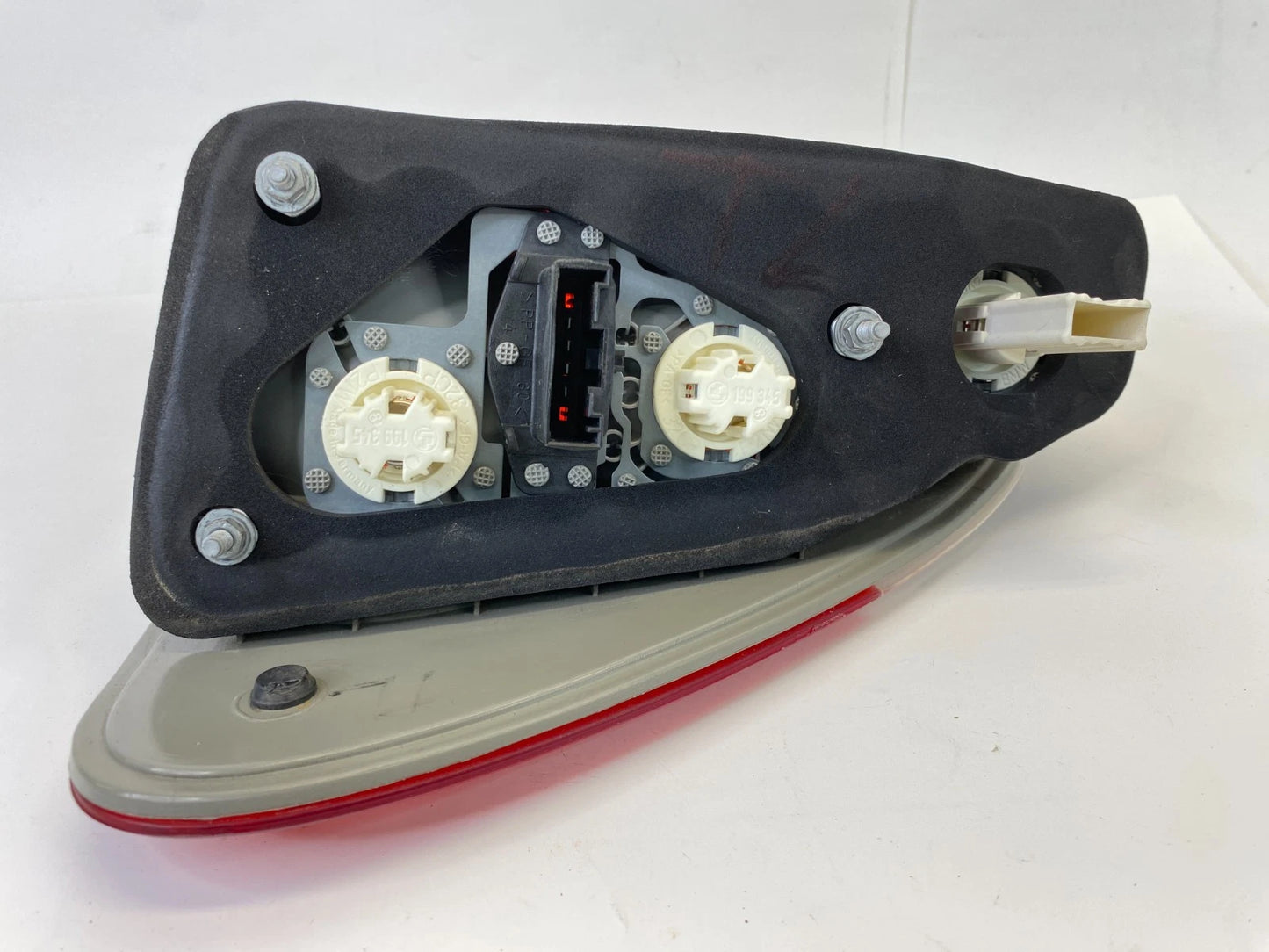 2004 2005 2006 BMW X5 LEFT OUTER SIDE TAIL LIGHT TAILLIGHT LAMP 63217164469 OEM