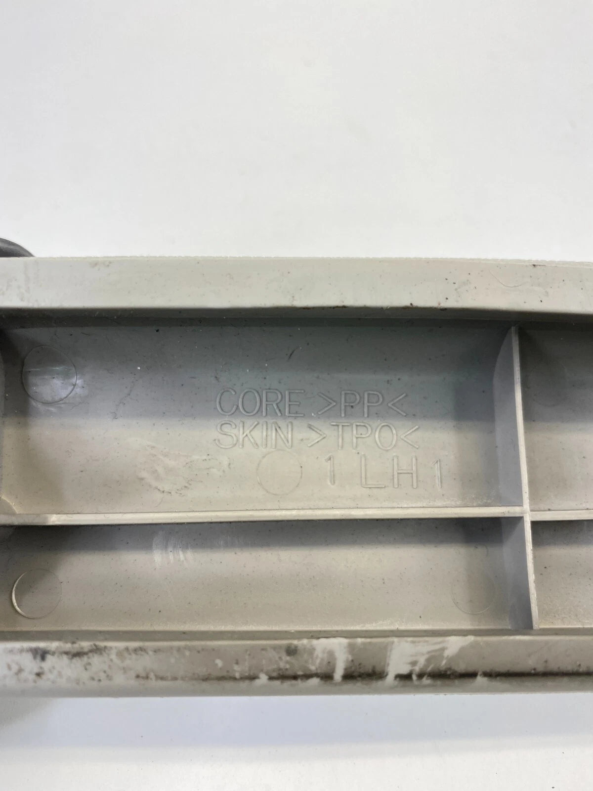 2005-2009 CHEVROLET EQUINOX FRONT LEFT DRIVER INNER DOOR ARMREST ARM REST OEM