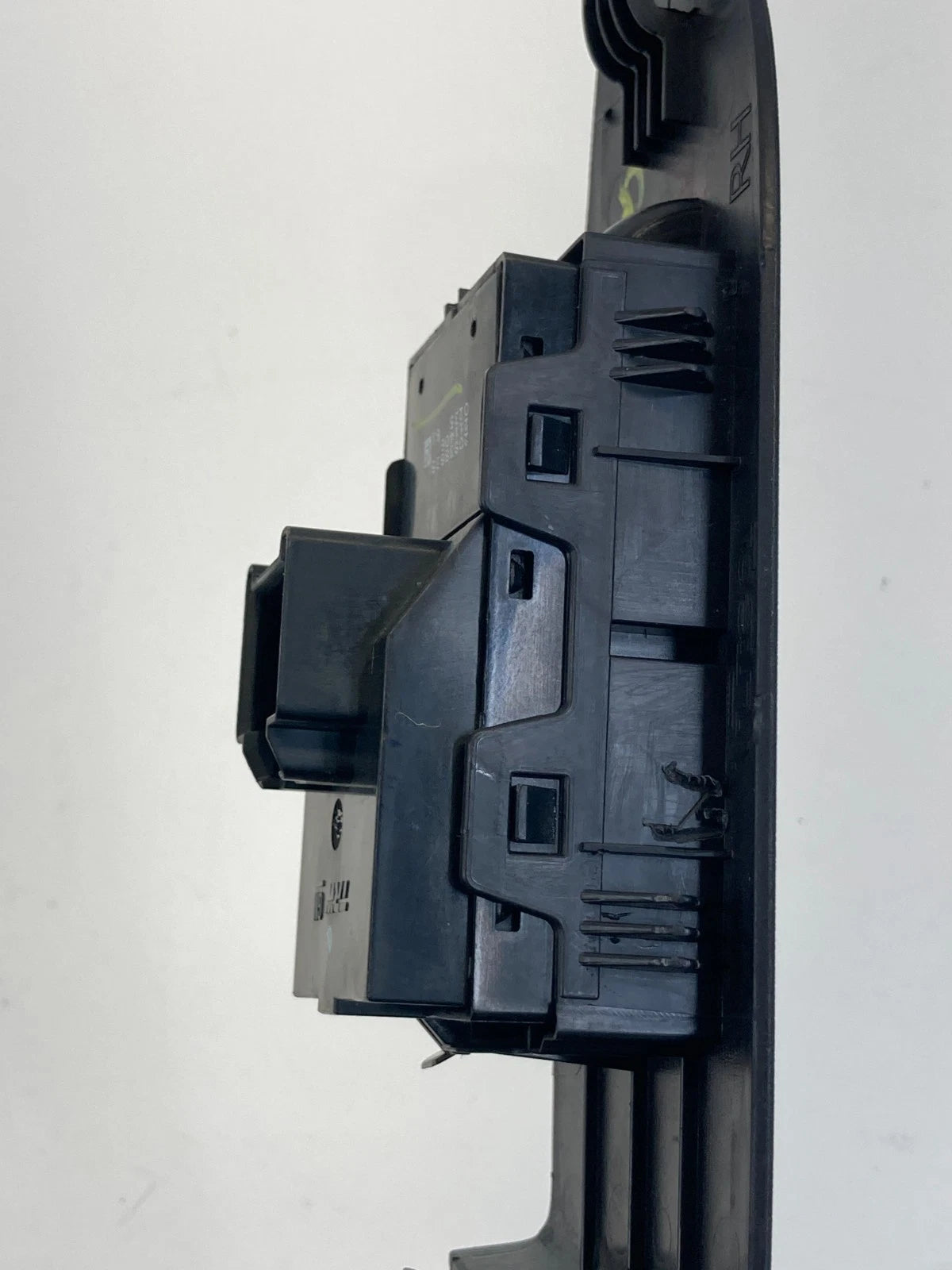 10-17 GMC TERRAIN FRONT RIGHT DOOR POWER WINDOW SWITCH W/ BEZEL 25946839 OEM