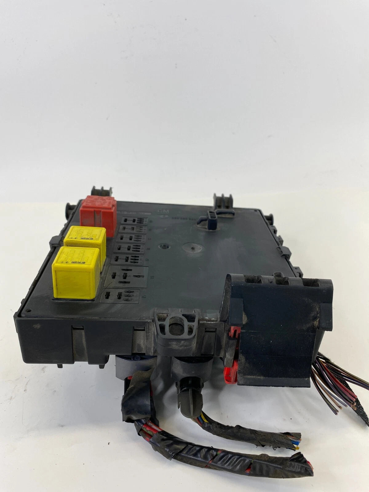 2003-2007 SAAB 9-3 TRUNK ELECTRICAL CENTER FUSE RELAY JUNCTION BOX REAR 12764436