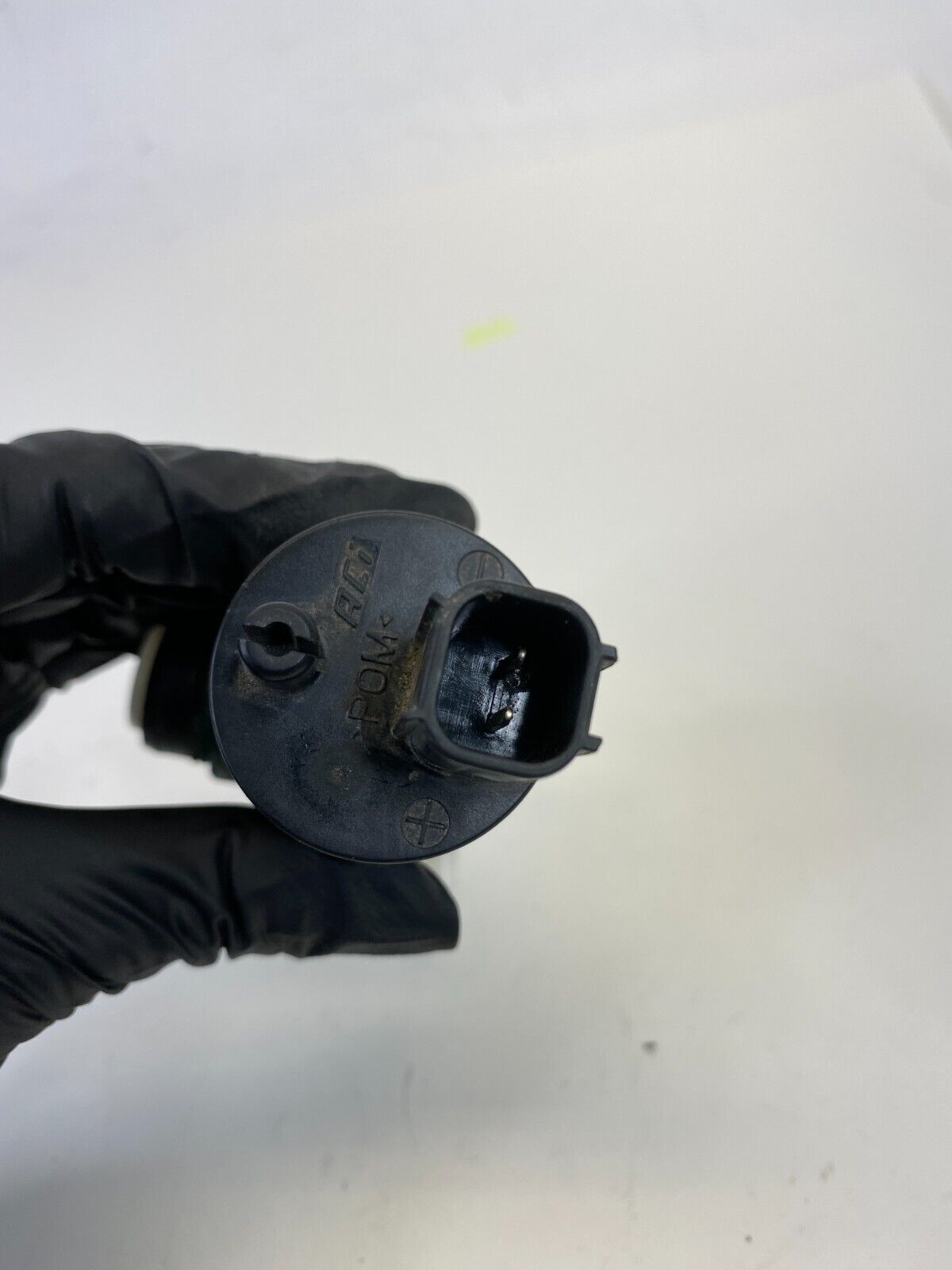 2013-2020 Ford Fusion SEDAN Front Windshield Wiper Washer Pump Assy