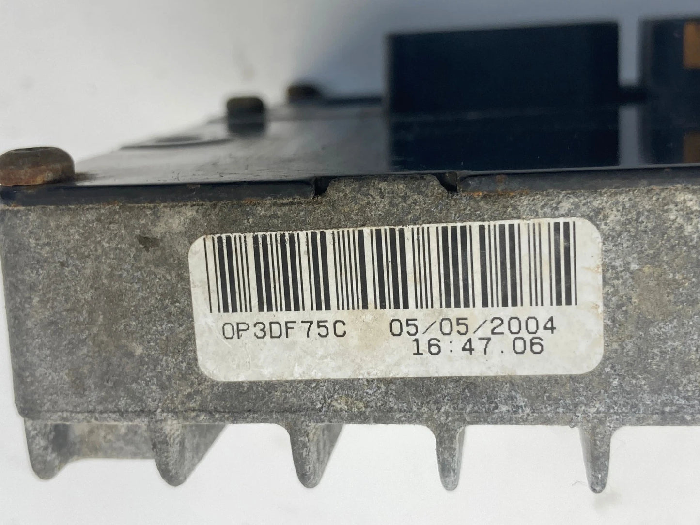 04 CHRYSLER PT CRUISER 2.4L POWERTRAIN ENGINE CONTROL MODULE PCM ECU 5033291AD