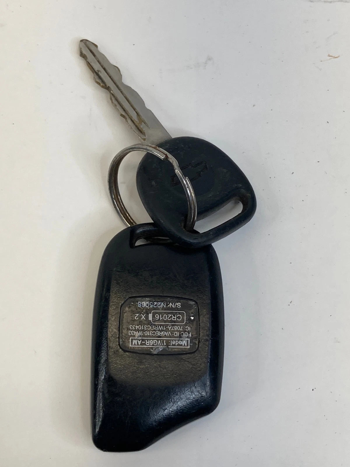2000-2006 CHEVROLET TAHOE AT IGNITION SWITCH LOCK CYLINDER W/ KEY 26070075
