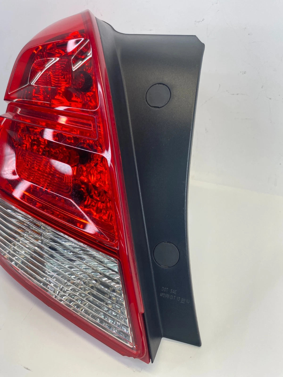 2015-2022 CHEVROLET TRAX REAR LEFT TAILLIGHT LAMP BRAKE LIGHT UNIT 42599449 OEM