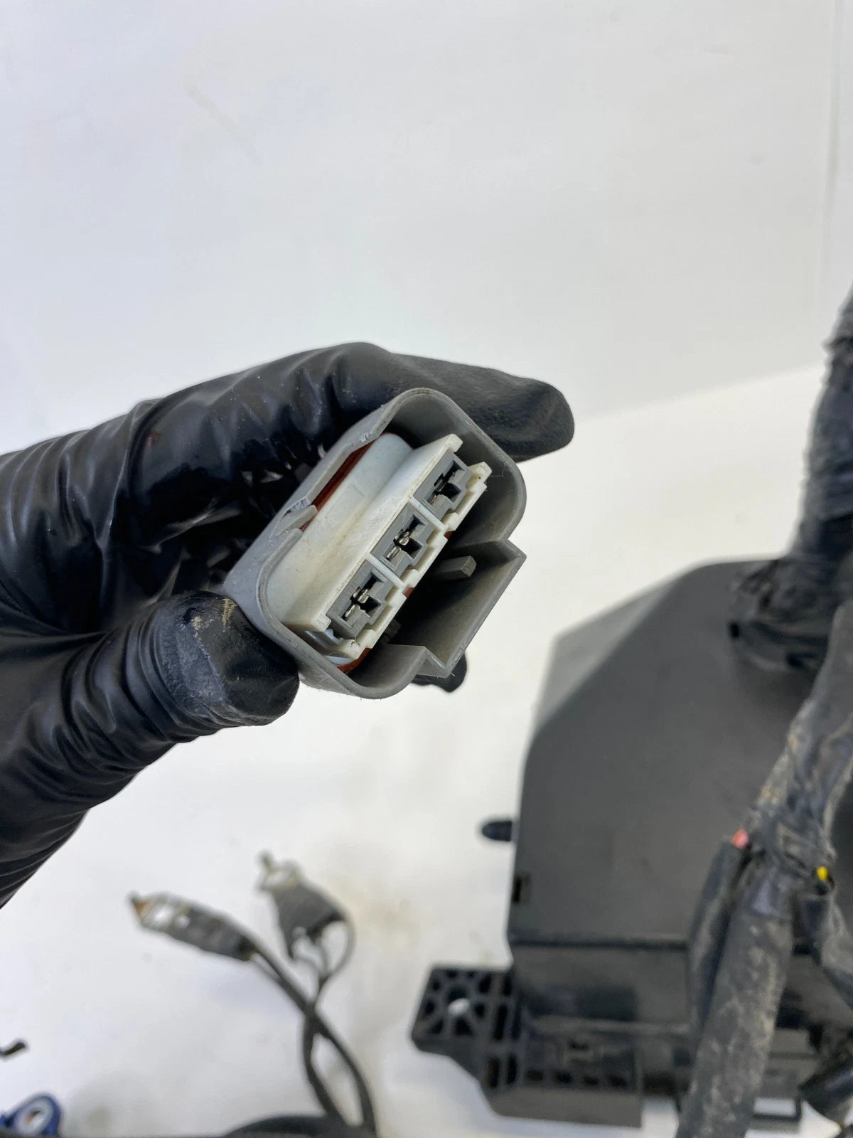 2016 2017 KIA RIO ENGINE ROOM FUSE RELAY BOX UNIT ASSEMBLY 91952-1W330 OEM