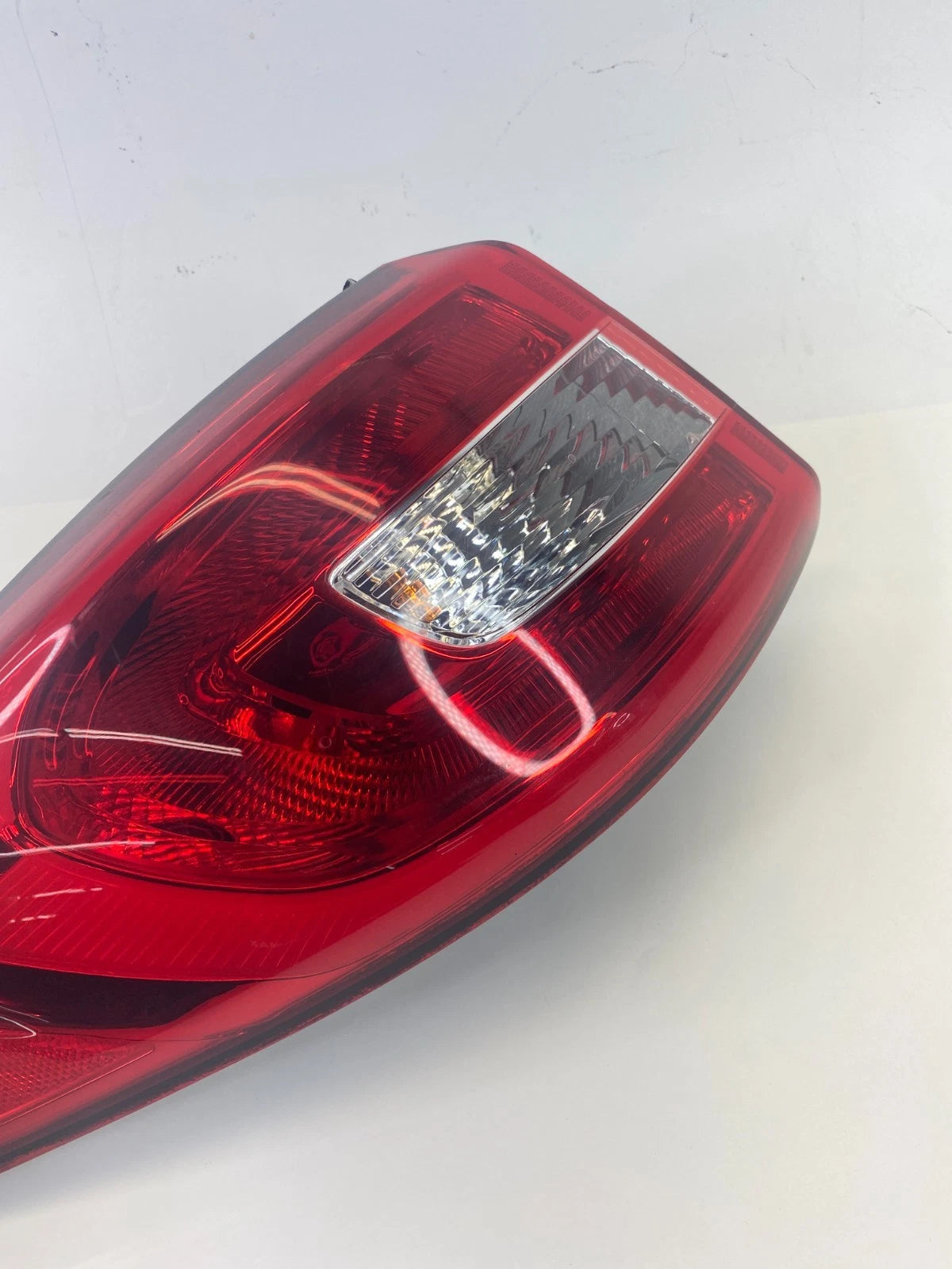 2015-2017 HYUNDAI SONATA LEFT OUTER QUARTER TAIL LIGHT TAILLIGHT 92401-C2000 OEM
