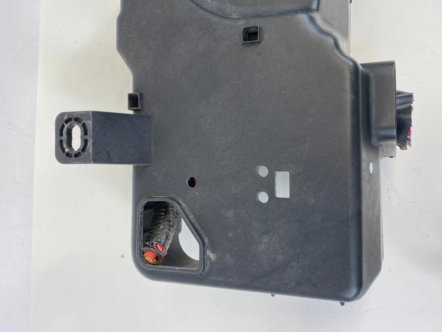 2013 14 15 2016 DODGE DART 2.4L ENGINE FUSE RELAY BOX COMPARTMENT BLOCK W/ COVER