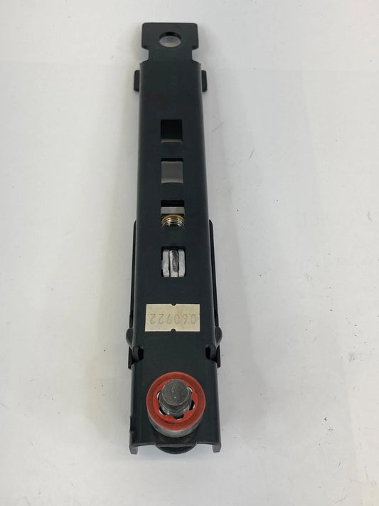 2007-2011 HYUNDAI ACCENT SEDAN FRONT RIGHT SEAT BELT HEIGHT ADJUSTER 5116340E1A