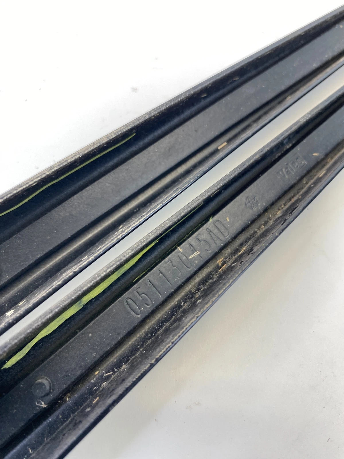 08-20 DODGE GRAND CARAVAN FRONT LEFT & RIGHT WINDSHIELD WIPER ARM PAIR SET OEM