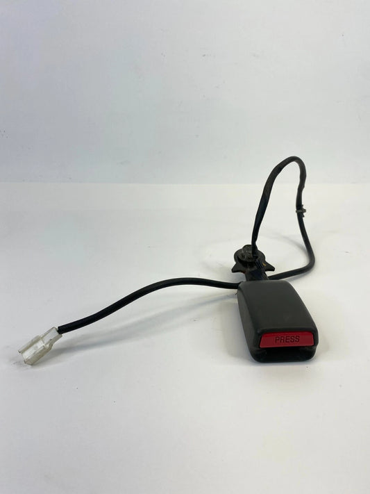 2005-2010 NISSAN XTERRA FRONT RIGHT PASSENGER SEATBELT BUCKLE RECEIVER BLACK OEM