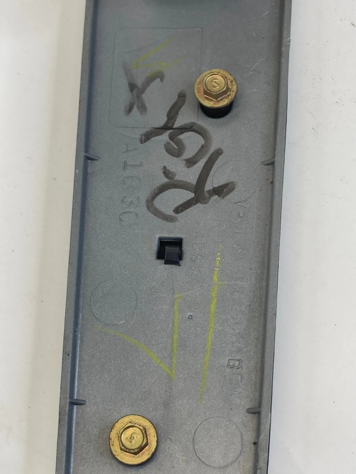 05-07 MERCURY MARINER FRONT RIGHT WINDOW SWITCH W/ BEZEL 5E6X-7823710-AC OEM