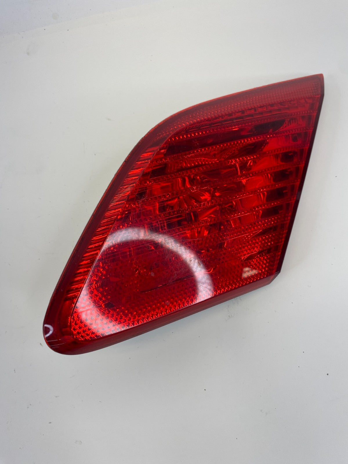2003 2004 Toyota Avalon Right Inner Trunk Lid Tail Light Taillight OEM
