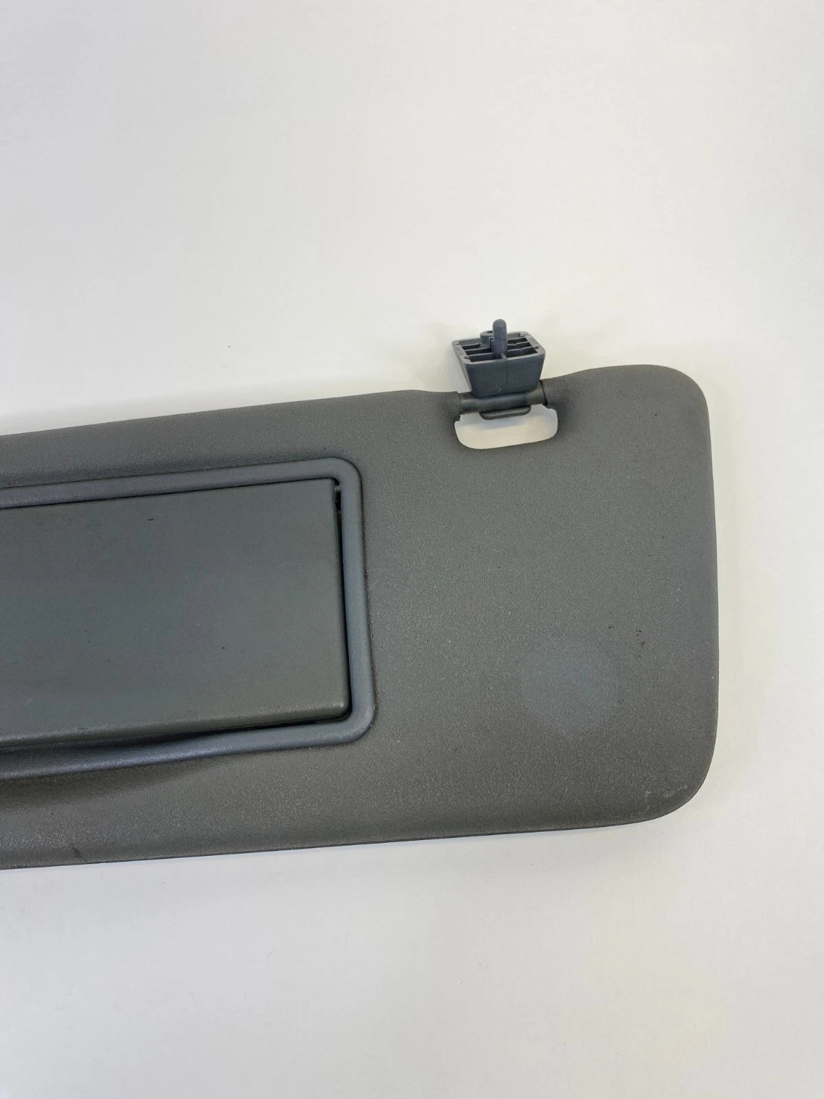 2004 2005 SAAB 9-3 FRONT LEFT DRIVER SUNVISOR SUN VISOR SHADE W/ ILLUMINATION