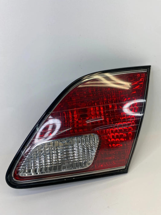 2002-2003 LEXUS ES300 REAR RIGHT PASSENGER SIDE INNER TAIL LIGHT LAMP OEM