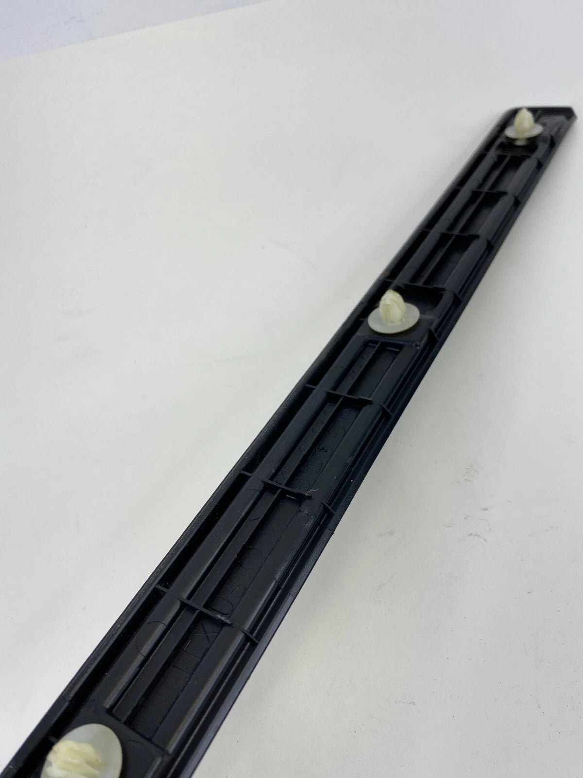 2000-2003 LEXUS RX300 FRONT RIGHT PASSENGER DOOR SILL SCUFF PLATE OEM 6791148020