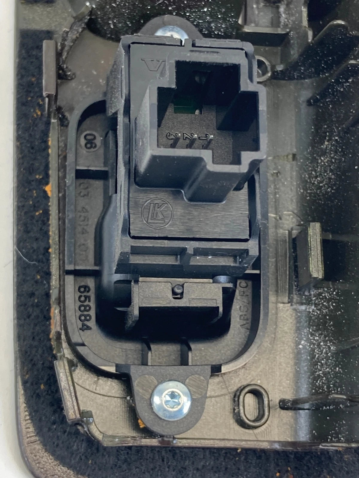 04-11 VOLVO S40 05-11 V50 REAR LEFT BACK SIDE DOOR WINDOW SWITCH PULL POCKET OEM