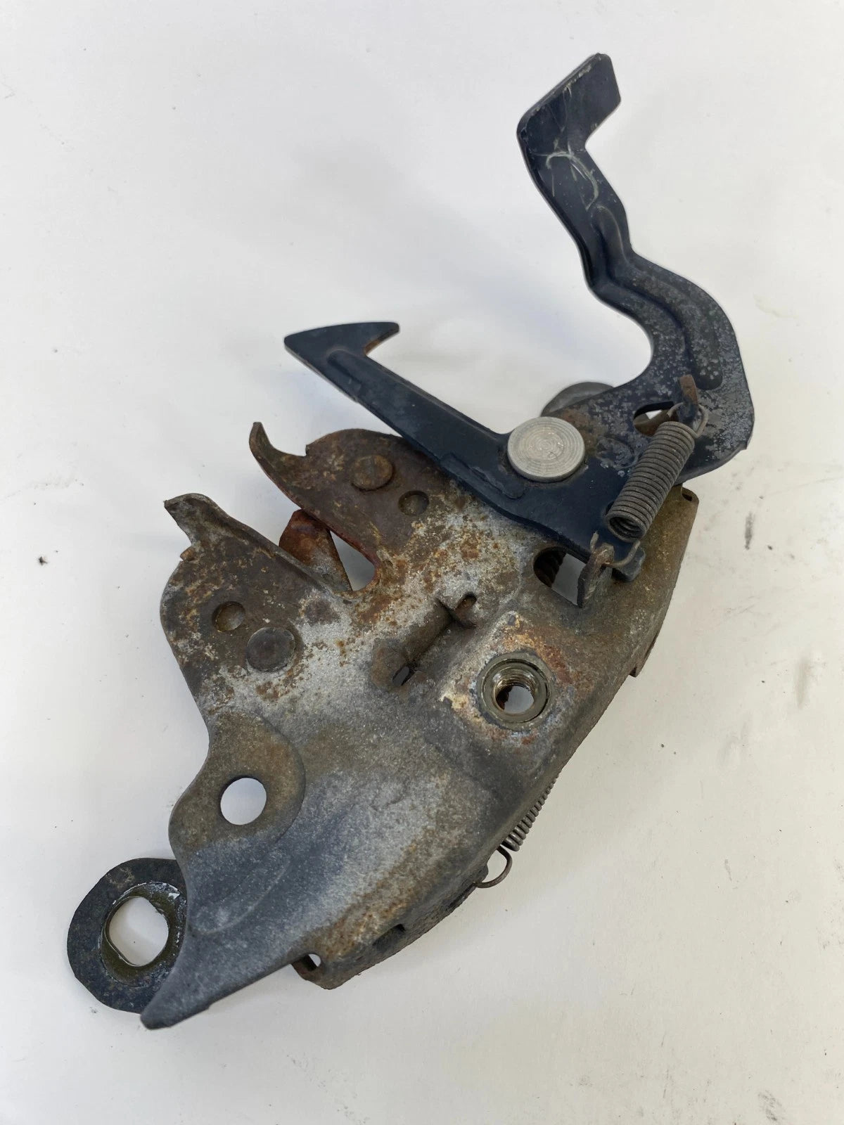 2000 2001 2002 2003 2004 NISSAN XTERRA HOOD LOCK LATCH RELEASE OEM