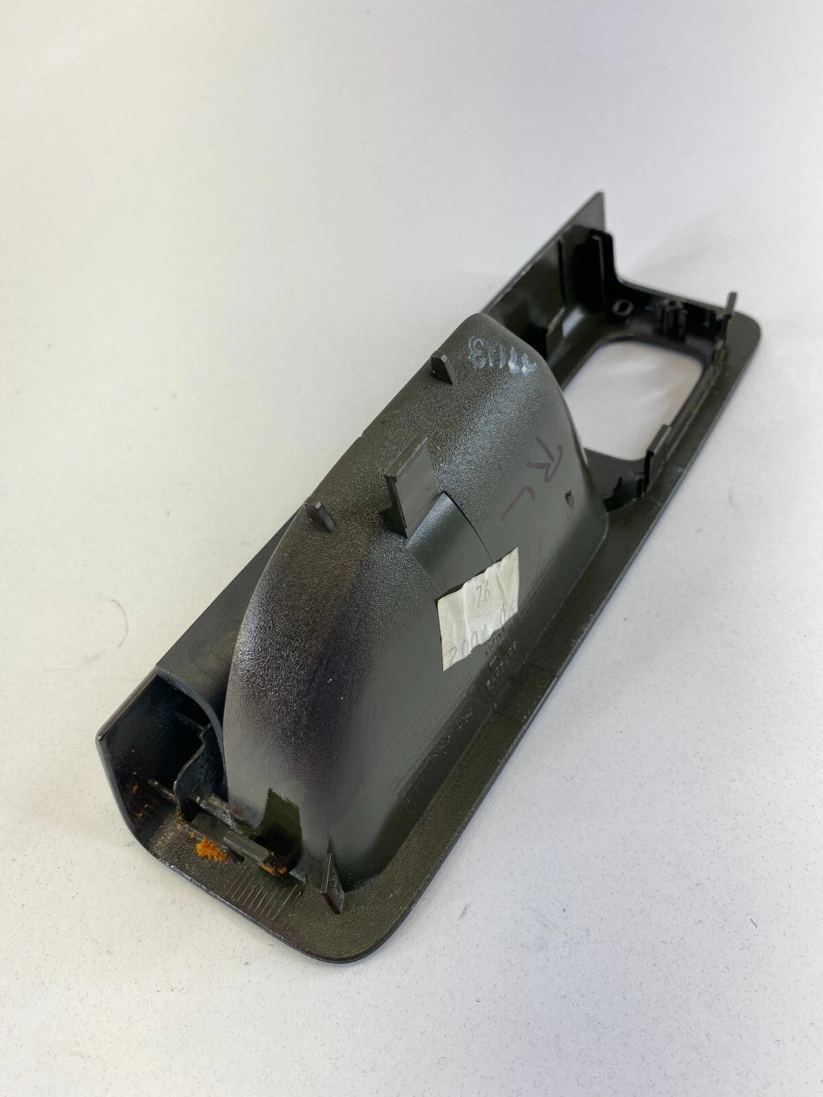 2004-2011 VOLVO S40 REAR LEFT SIDE DOOR POWER WINDOW SWITCH BEZEL TRIM 8679679