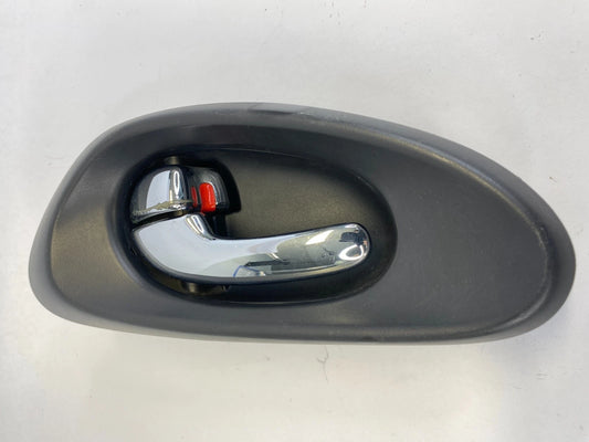 2002-2009 CHEVROLET TRAILBLAZER FRONT LEFT DRIVER INTERIOR DOOR HANDLE 15214501