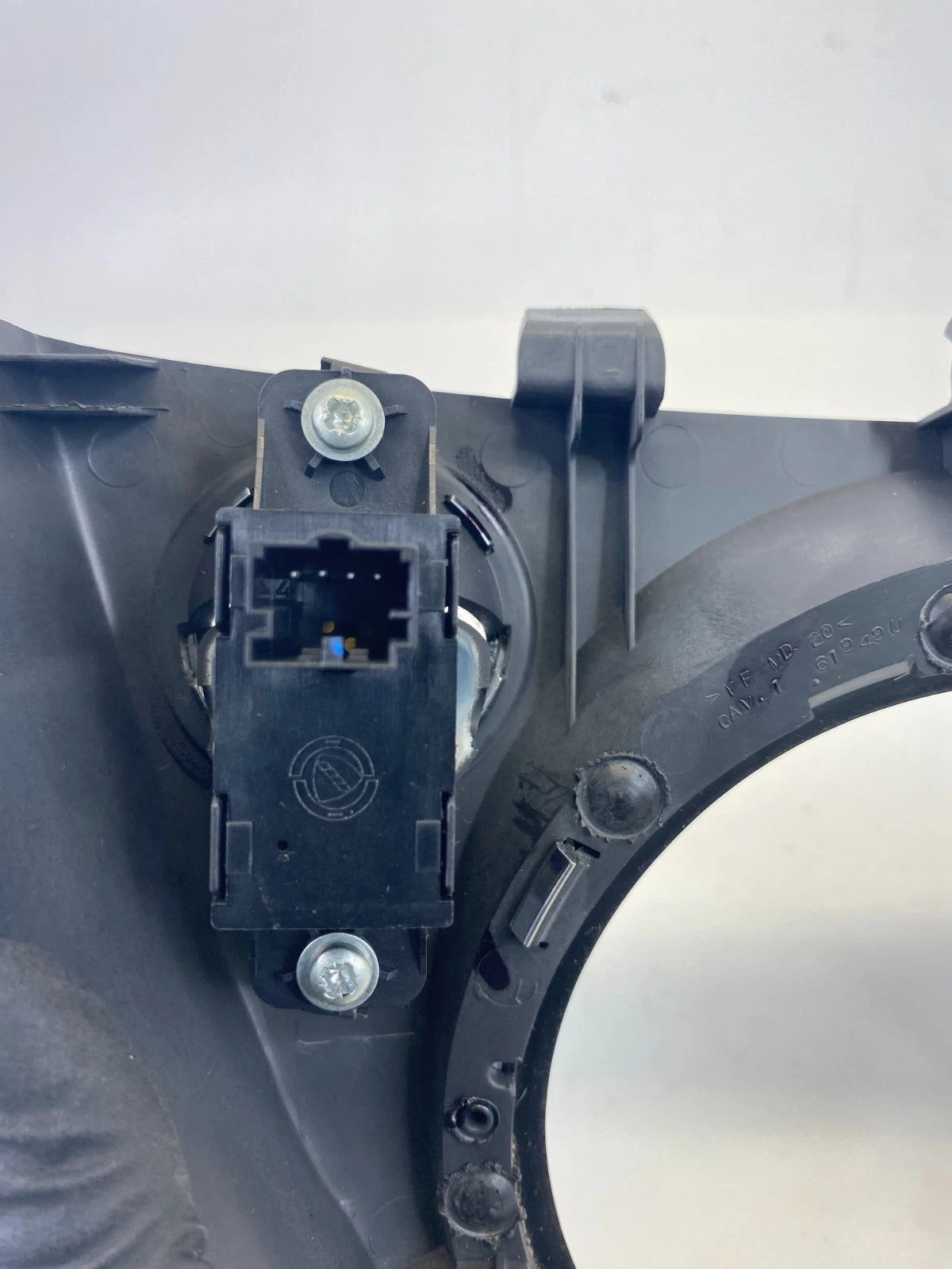 2012-2015 FIAT 500 CENTER CONSOLE GEAR SHIFTER BEZEL W/ WINDOW SWITCH PLATE OEM