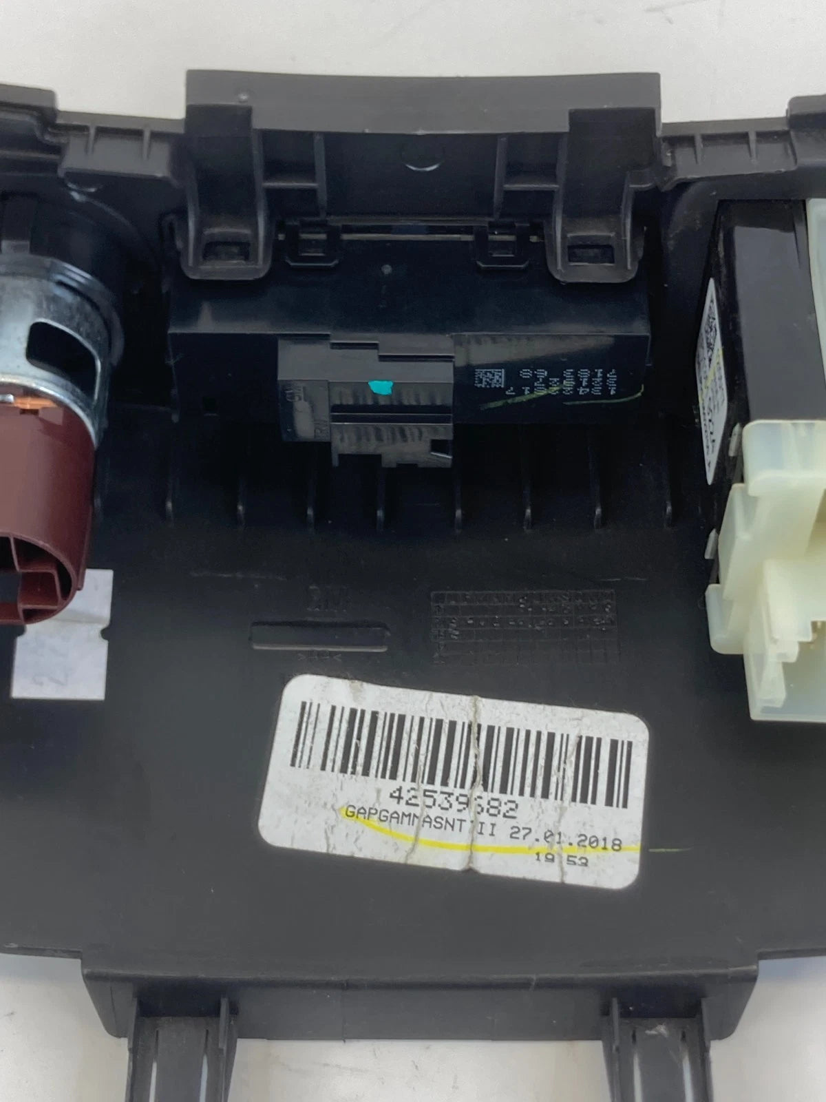 2017-2022 CHEVROLET TRAX CENTER DASH AUX USB CHARGER PORT ADAPTER PANEL 42539682