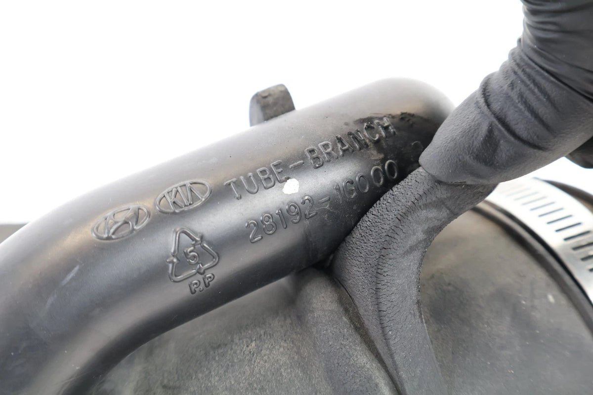 06-11 HYUNDAI ACCENT 1.6L AT AIR CLEANER INTAKE DUCT HOSE TUBE 28192-1G000 OEM