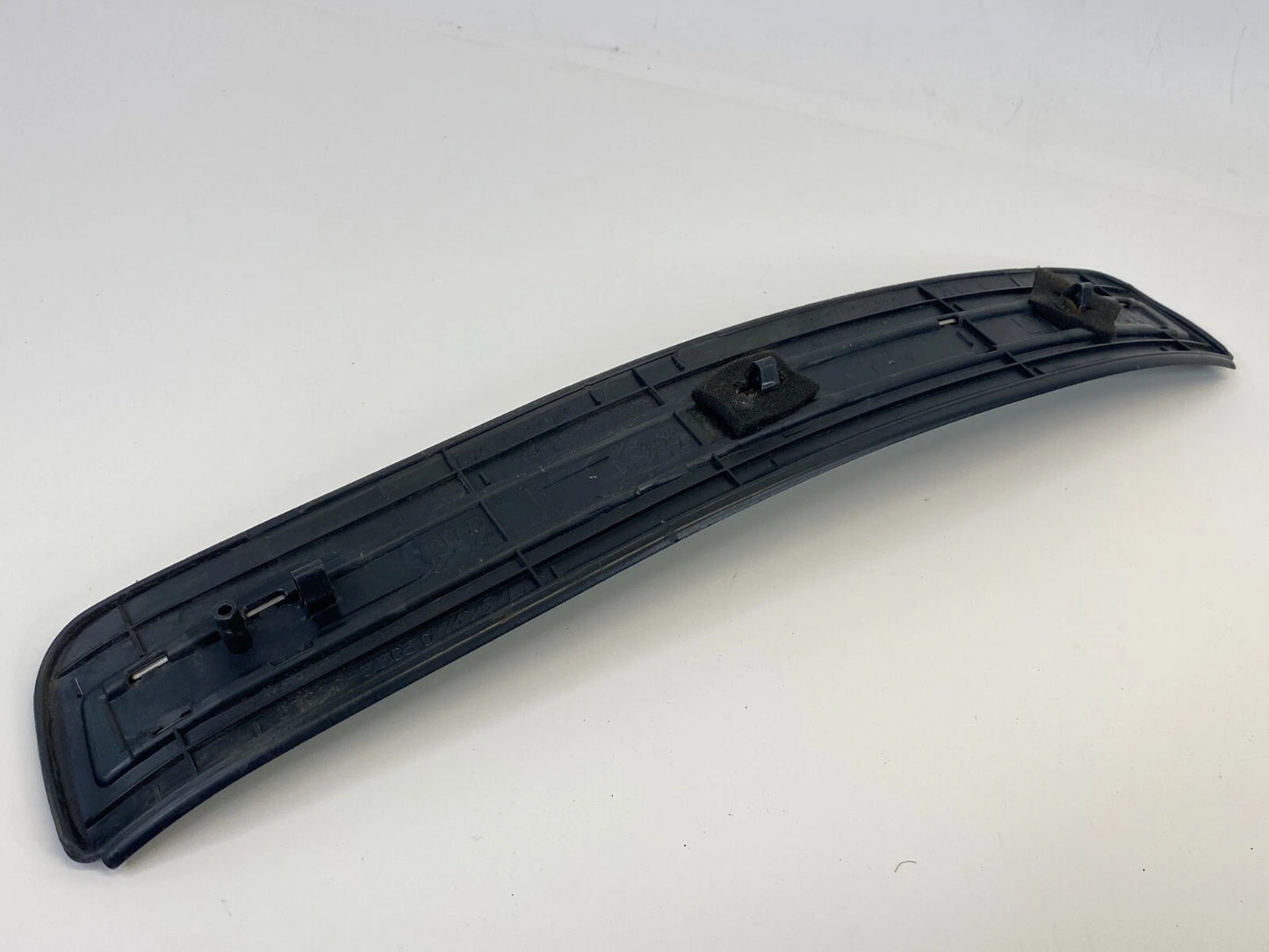 2000 2001 LEXUS ES300 REAR LEFT DRIVER DOOR SILL SCUFF PLATE OEM 67916-33040