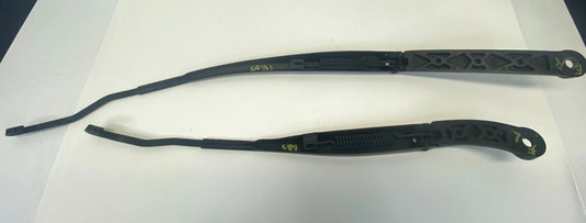 2015-2017 CHRYSLER 200 FRONT WINDSHIELD WIPER ARM LEFT & RIGHT 68145472AB OEM
