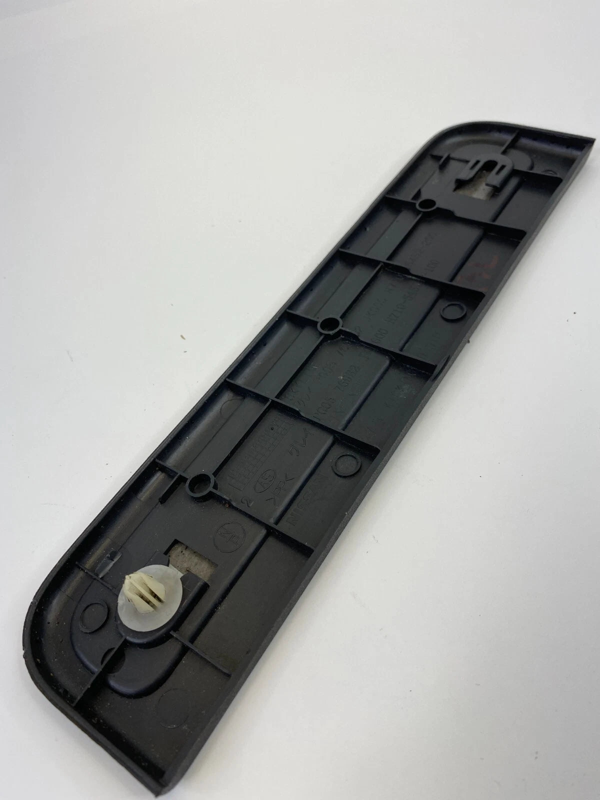 07 08 INFINITI G35 SEDAN REAR LEFT DOOR SILL SCUFF KICK PLATE 769B2-JK000 OEM