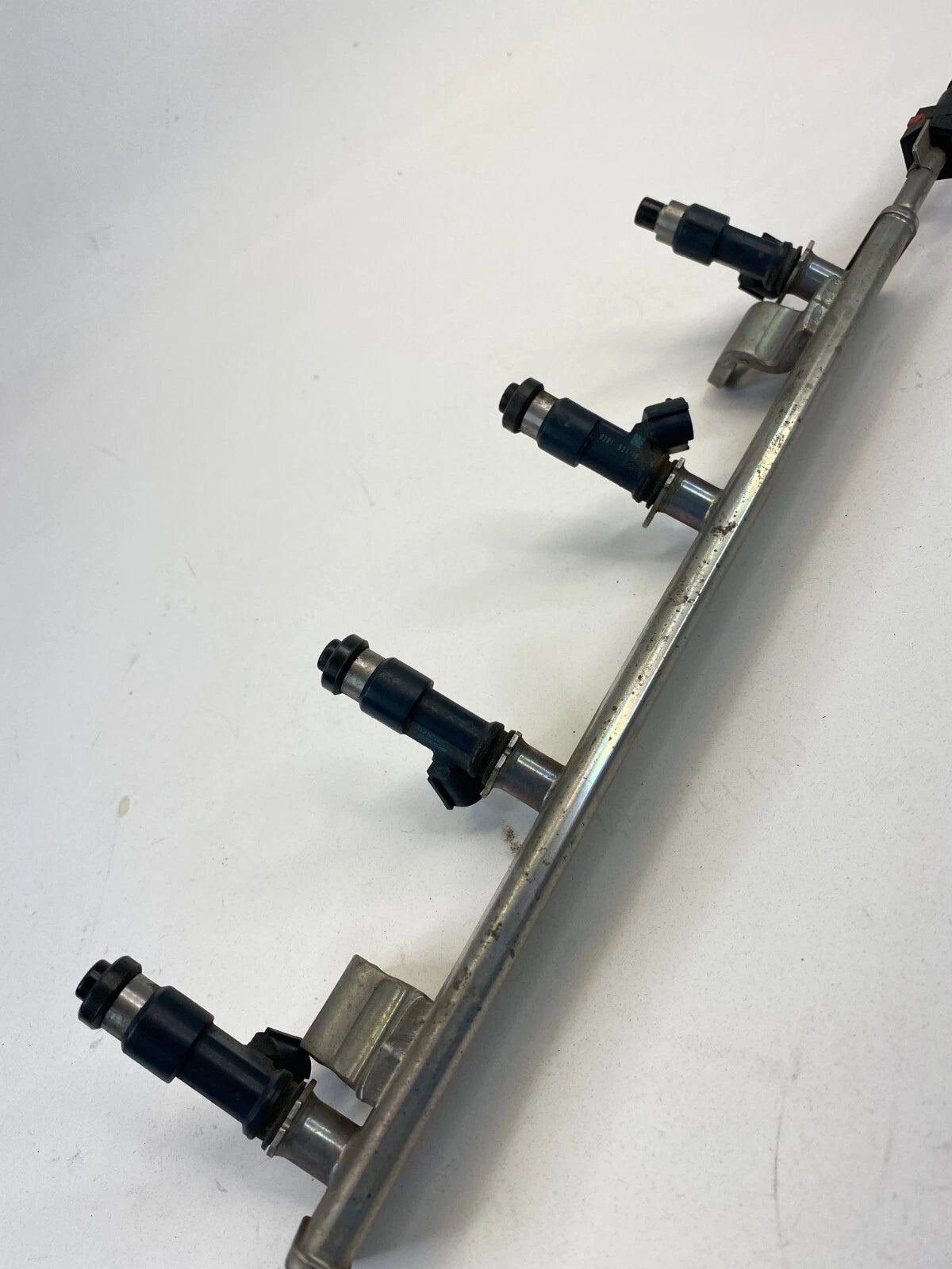 09 MITSUBISHI GALANT 2.4L ENGINE FUEL INJECTION RAIL W/ INJECTORS COIL PACK SET