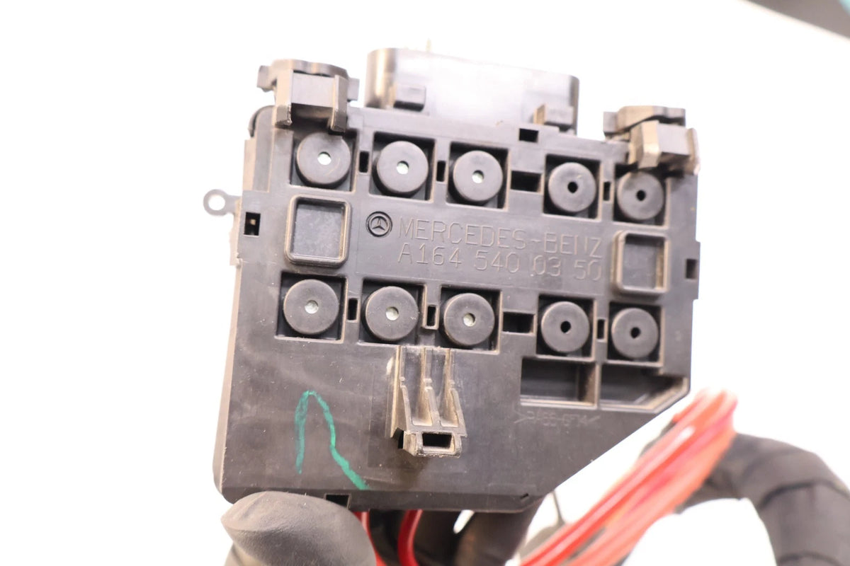 2006-2013 MERCEDES W251 R350 FRONT FUSE BOX RELAY W BATTERY DISTRIBUTION MODULE