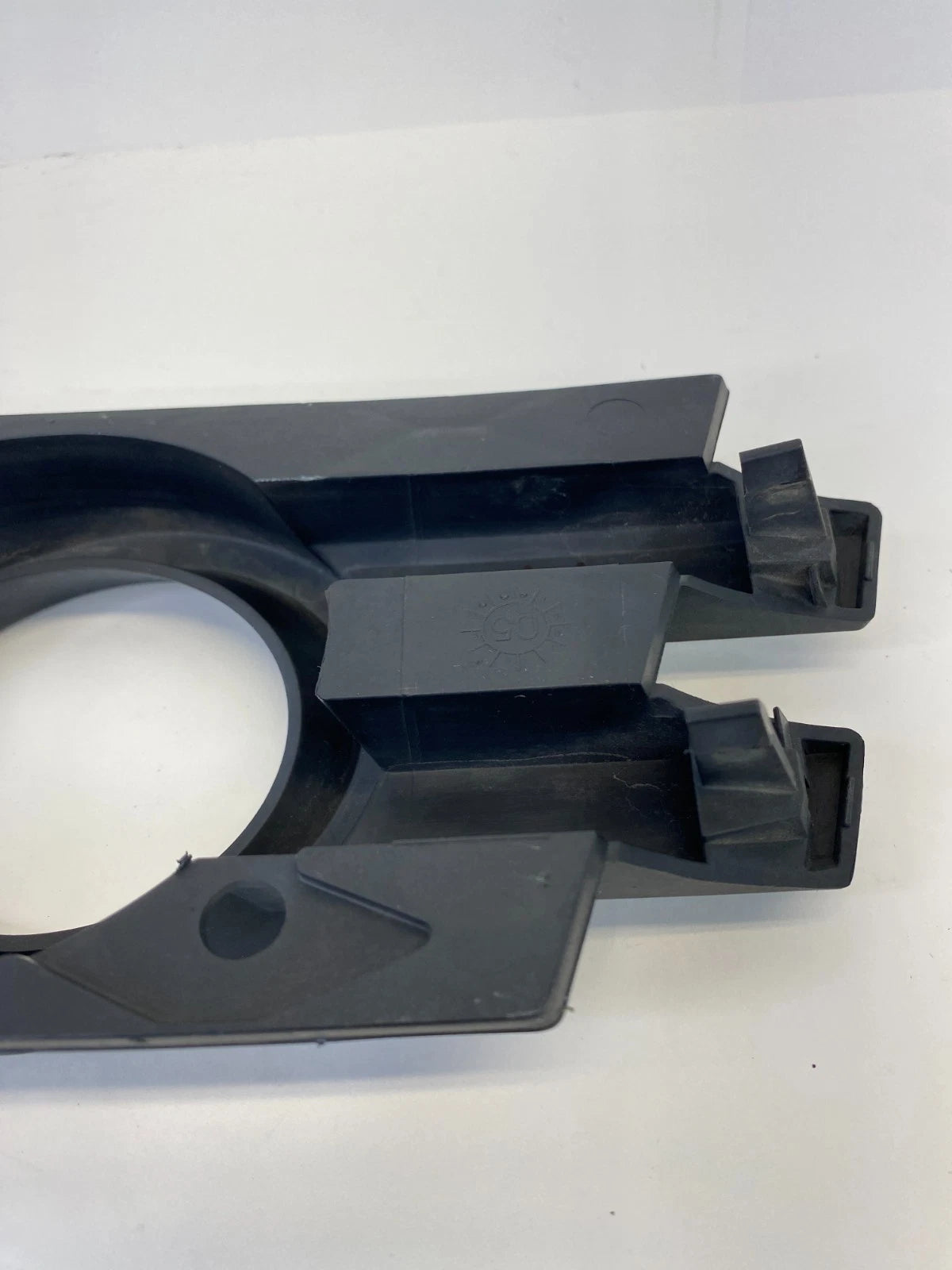 07-09 MERCEDES GL450 X164 FRONT BUMPER FOG LIGHT COVER RH SIDE A1648850223 OEM