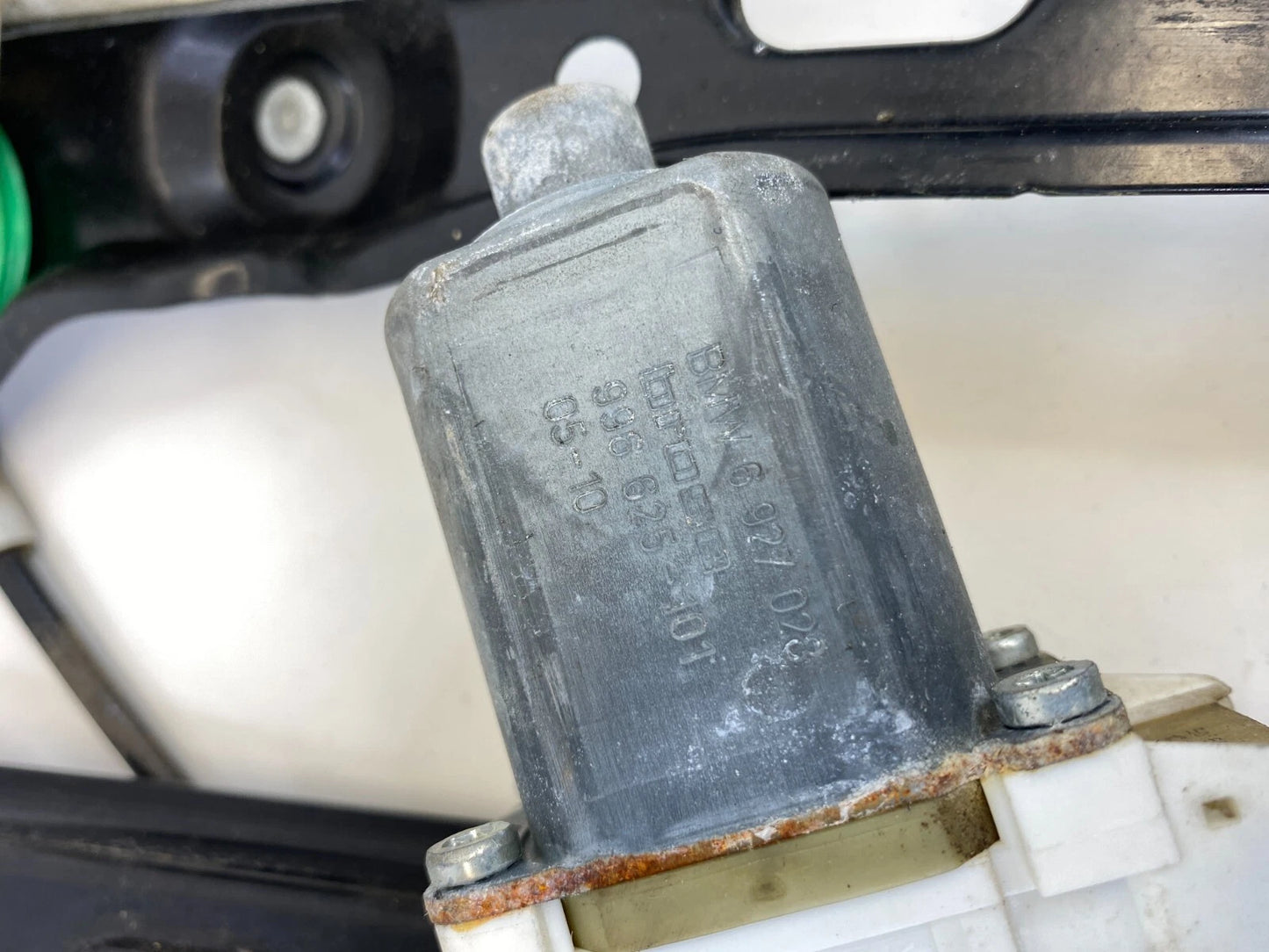 2006 BMW 330XI 330I FRONT RIGHT DOOR POWER WINDOW REGULATOR MOTOR 0130822227