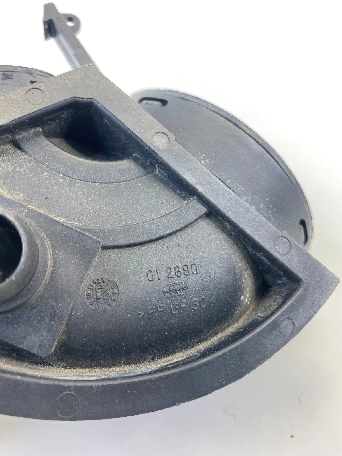 1994-2005 MERCEDES E320 3.2L 98-05 CLK320 MASS AIR FLOW TUBE ELBOW DUCT HOUSING