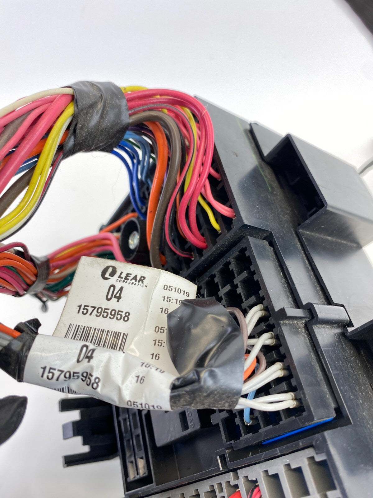 2006 2007 Saturn Vue 3.5L Dash Interior Fuse Relay Box Compartment 15774918 OEM