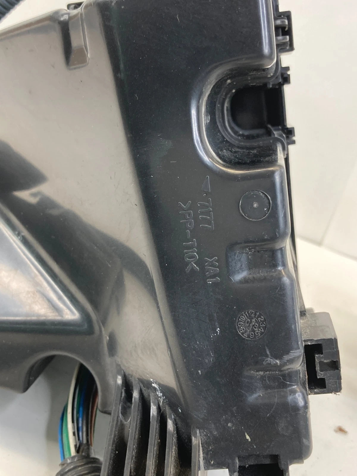 08-12 SCION XD 1.8L ENGINE COMPARTMENT FUSE BOX JUNCTION RELAY & BATTERY CABLE