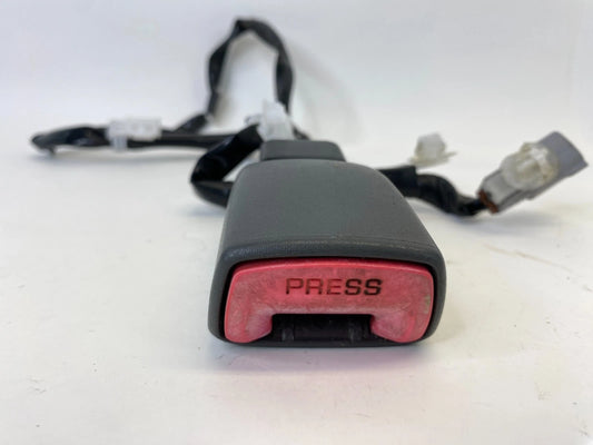 2004-2009 TOYOTA PRIUS FRONT RIGHT PASSENGER SIDE SEAT BELT BUCKLE E034501 OEM