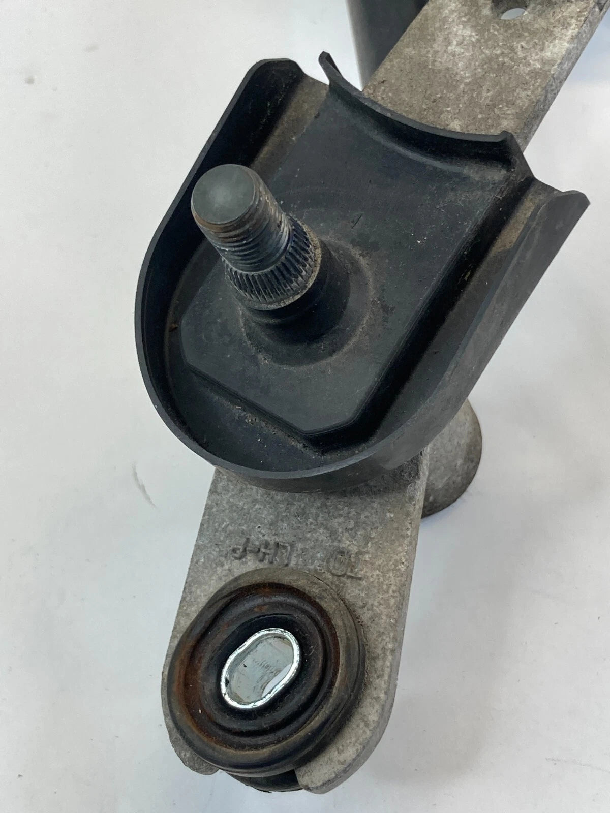 2010-2013 KIA FORTE WIPER MOTOR & TRANSMISSION LINKAGE FRONT UNIT OEM 981101M00