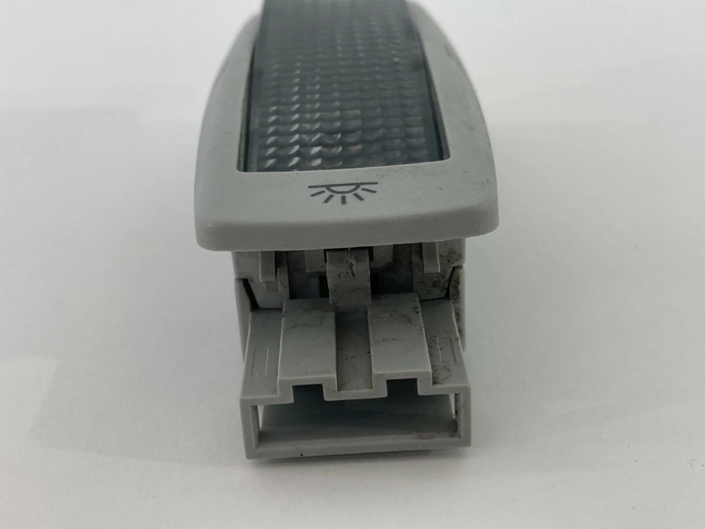 1998-2005 VOLKSWAGEN BEETLE REAR READING DOME MAP LIGHT LAMP