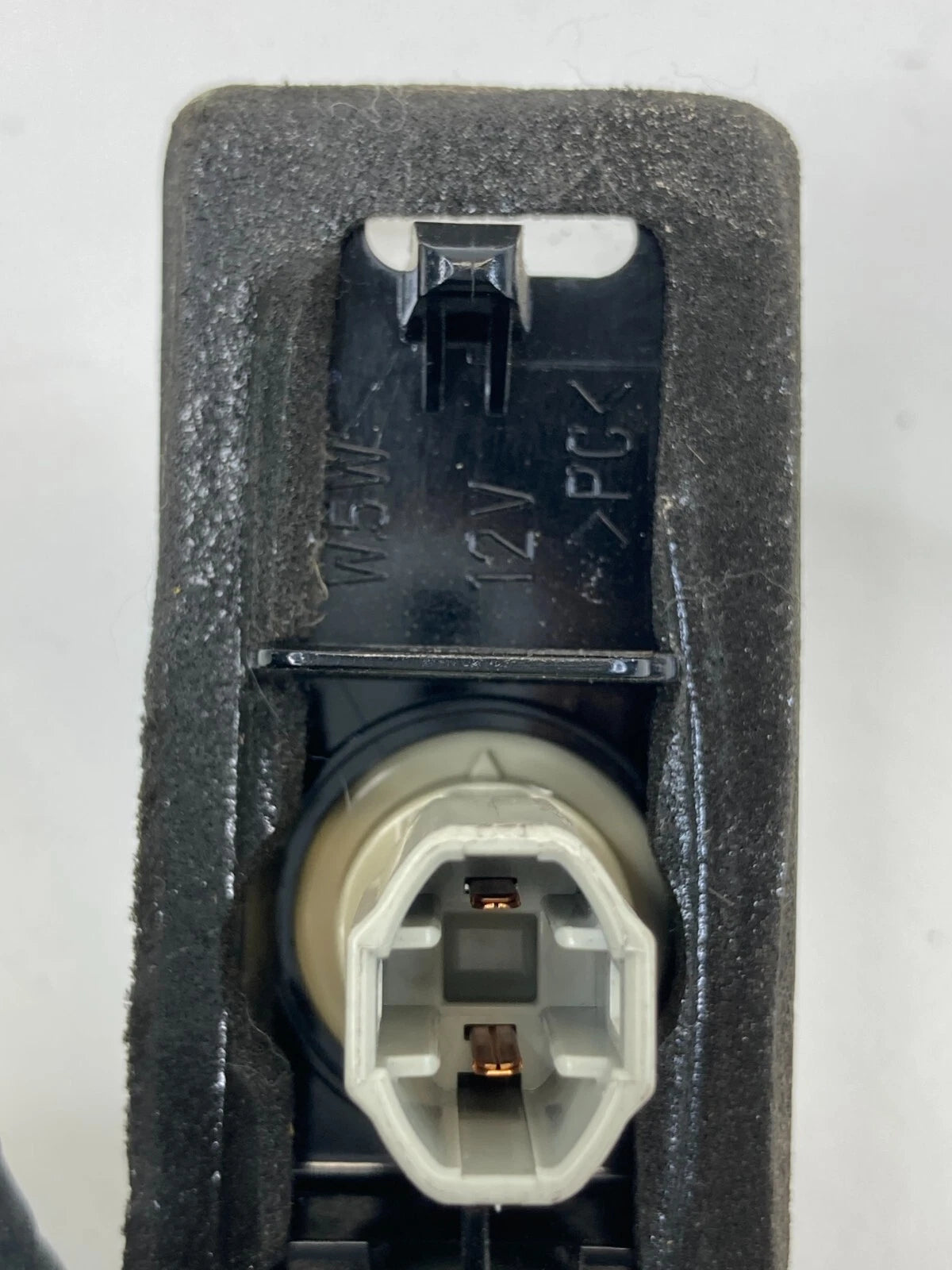 2004-2015 TOYOTA PRIUS REAR TRUNK LICENSE PLATE LIGHT LAMP A045053 OEM
