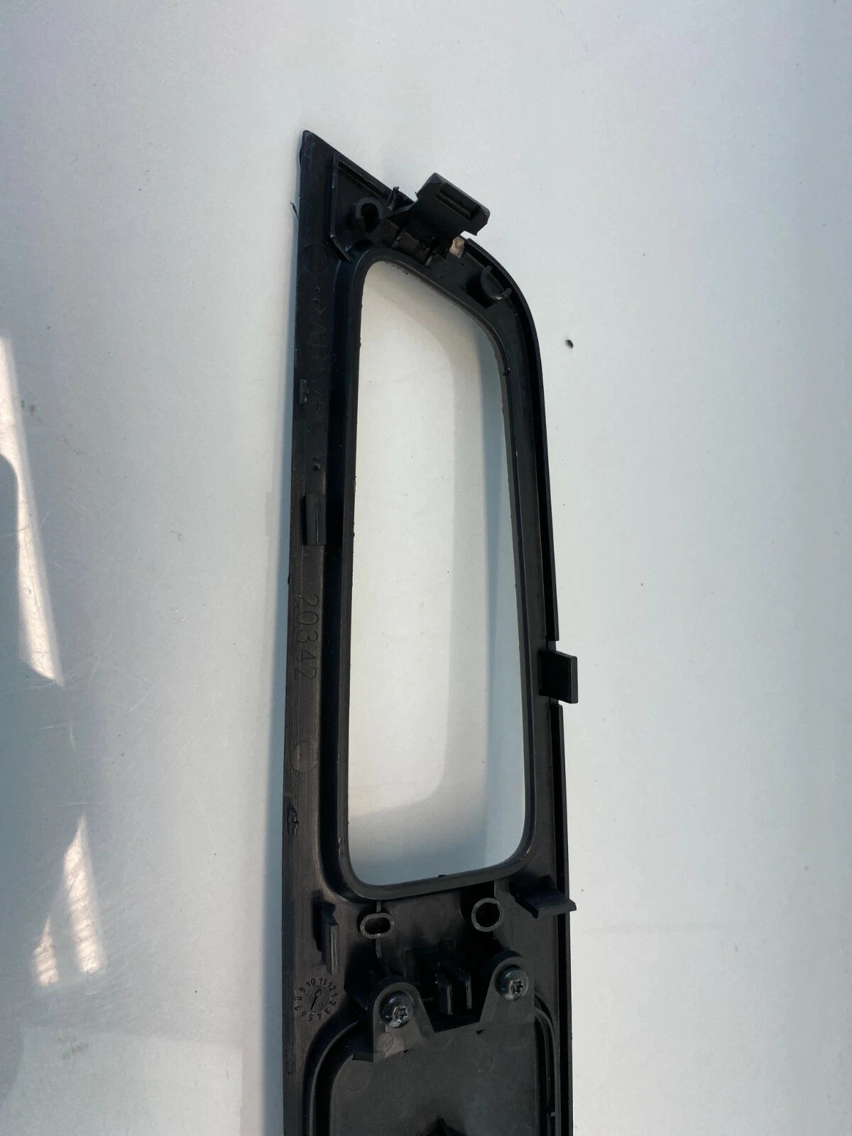 2011-2018 VOLVO S60 FRONT PASSENGER SIDE WINDOW SWITCH BEZEL TRIM PANEL 9123969