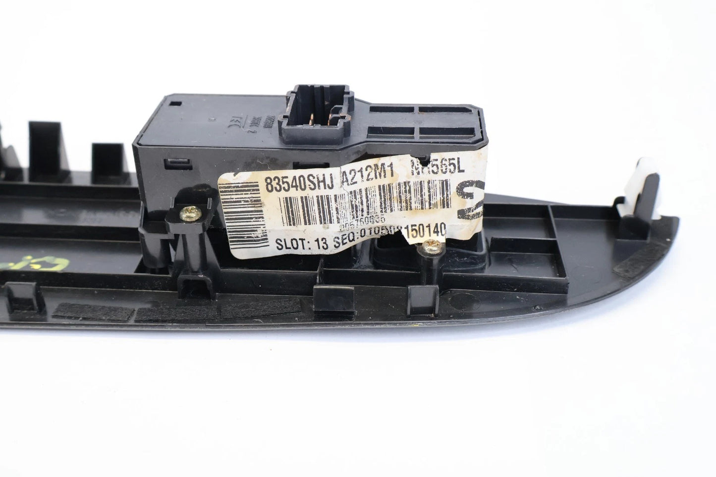 2005-2010 HONDA ODYSSEY FRONT RIGHT DOOR POWER WINDOW & LOCK SWITCH W/ BEZEL OEM