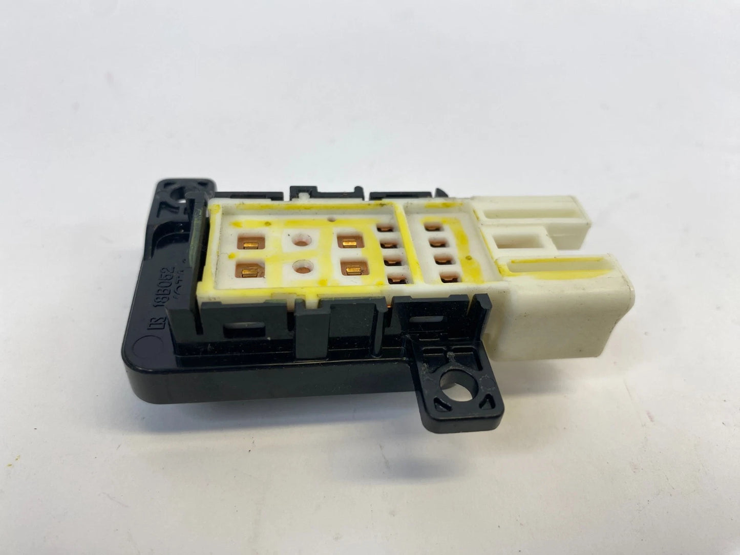 2009-2016 TOYOTA VENZA FRONT RIGHT PASSENGER SEAT LUMBAR SEAT SWITCH 18B052 OEM