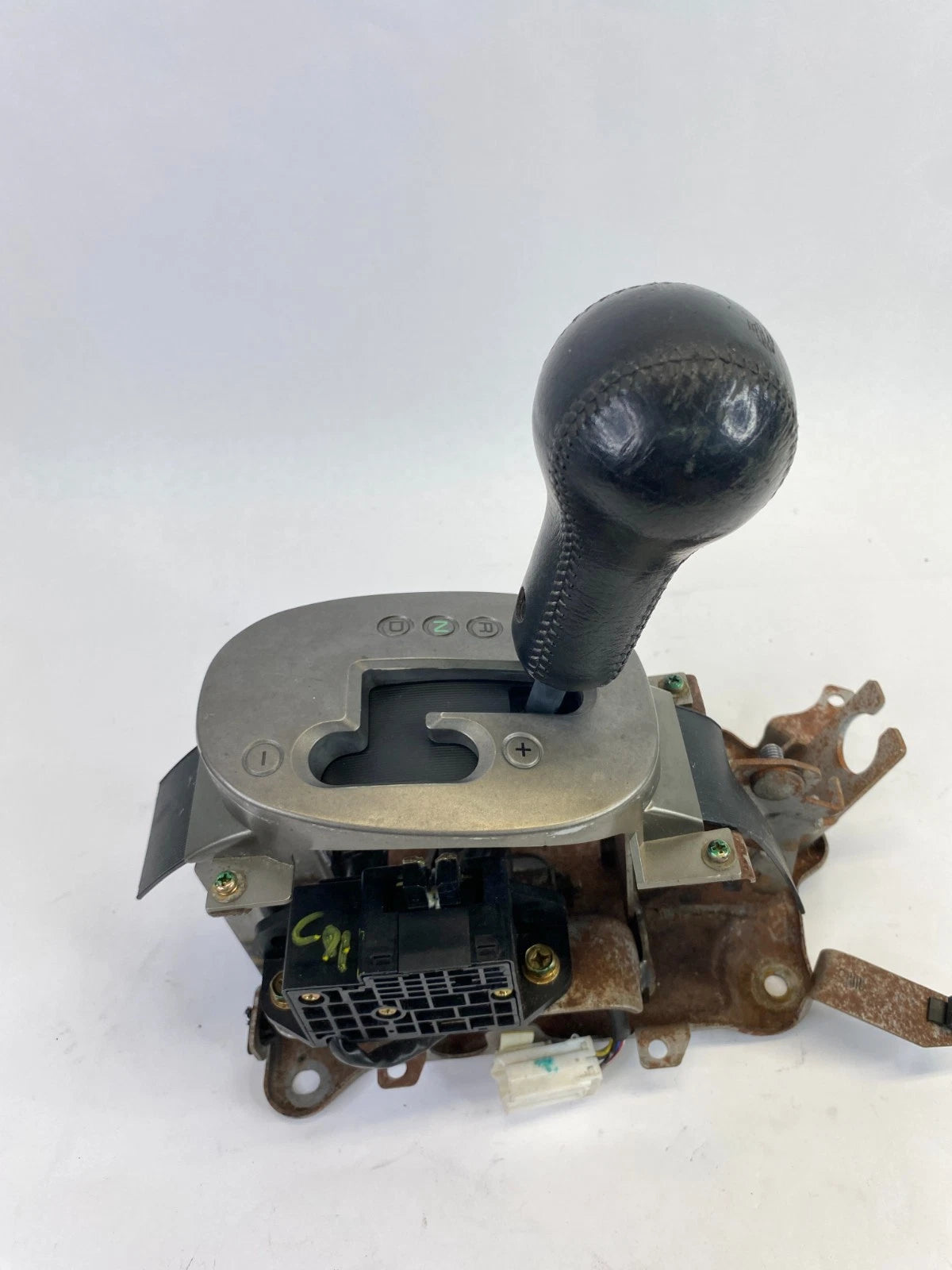 2000-2005 MITSUBISHI ECLIPSE 2.4L L4 A/T FLOOR GEAR SHIFTER LEVER W / KNOB OEM