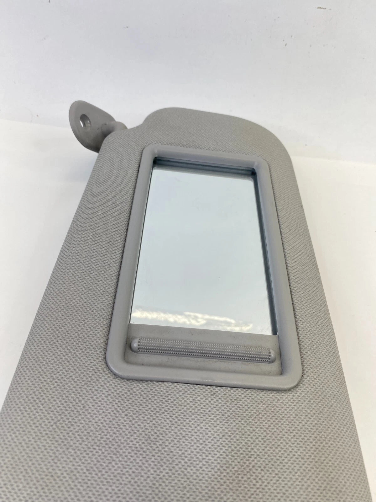 2014-20016 HYUNDAI ELANTRA INTERIOR ROOF RIGHT SUN VISOR SUNVISOR SHADE ASSEMBLY