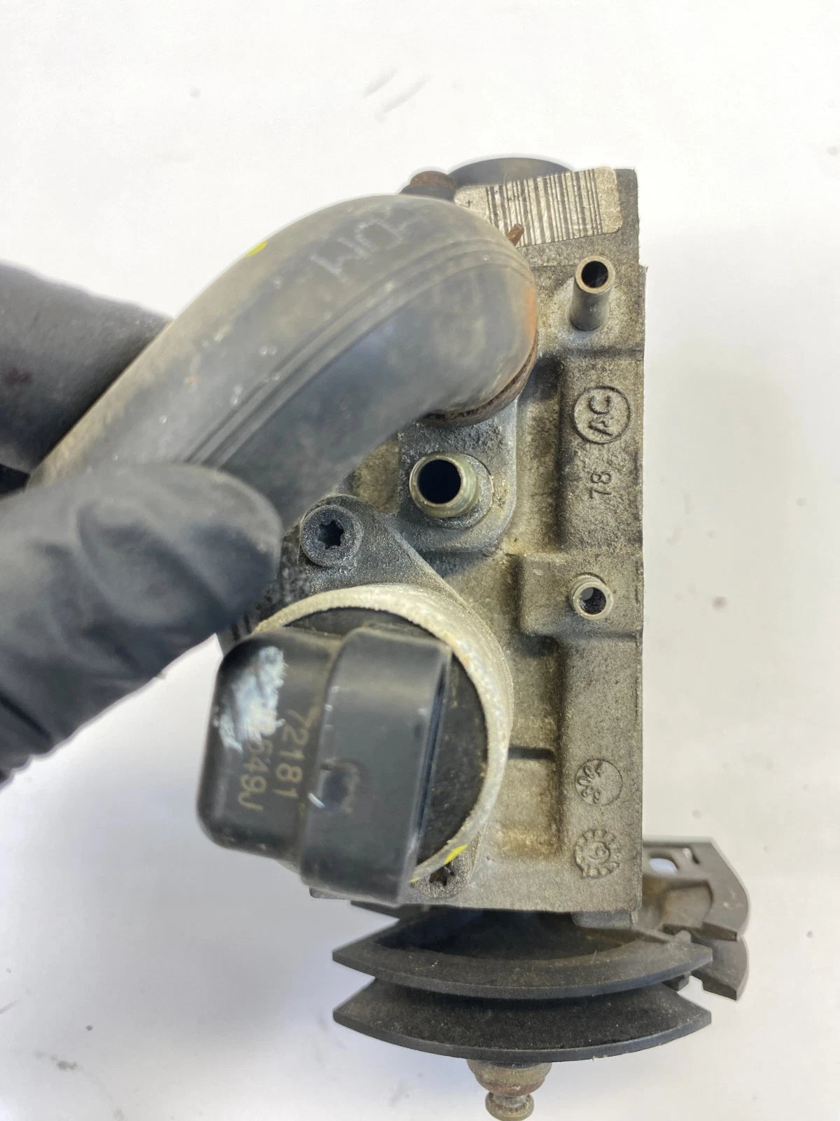 2000-2002 PONTIAC SUNFIRE CAVALIER 2.2L L4 A/T THROTTLE BODY VALVE ASSEMBLY OEM