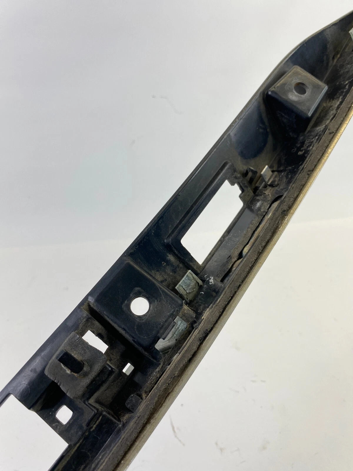 11-15 FORD EXPLORER 13-15 INTERCEPTOR SUV REAR LIFTGATE MOLDING BB5313B482ABW
